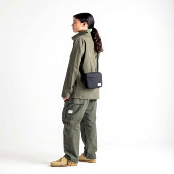 Herschel Classic Shoulder Bag Navy Cross-Body Unisex